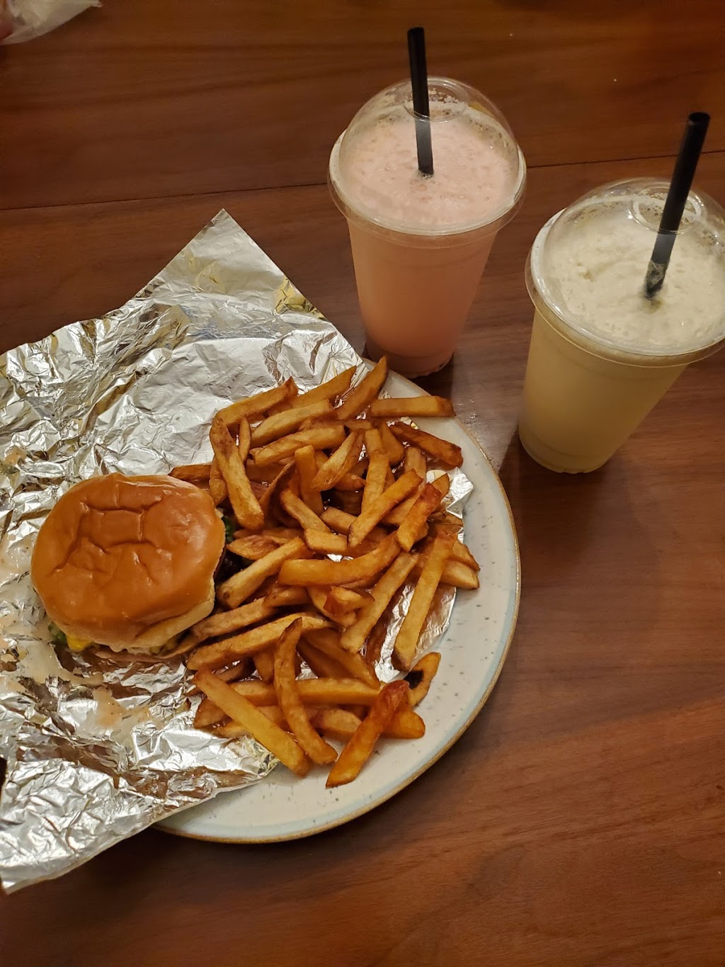 Burger Stack - smashburgers | 255 Highview Dr #3, Kitchener, ON N2N 2K7, Canada | Phone: (519) 570-2255