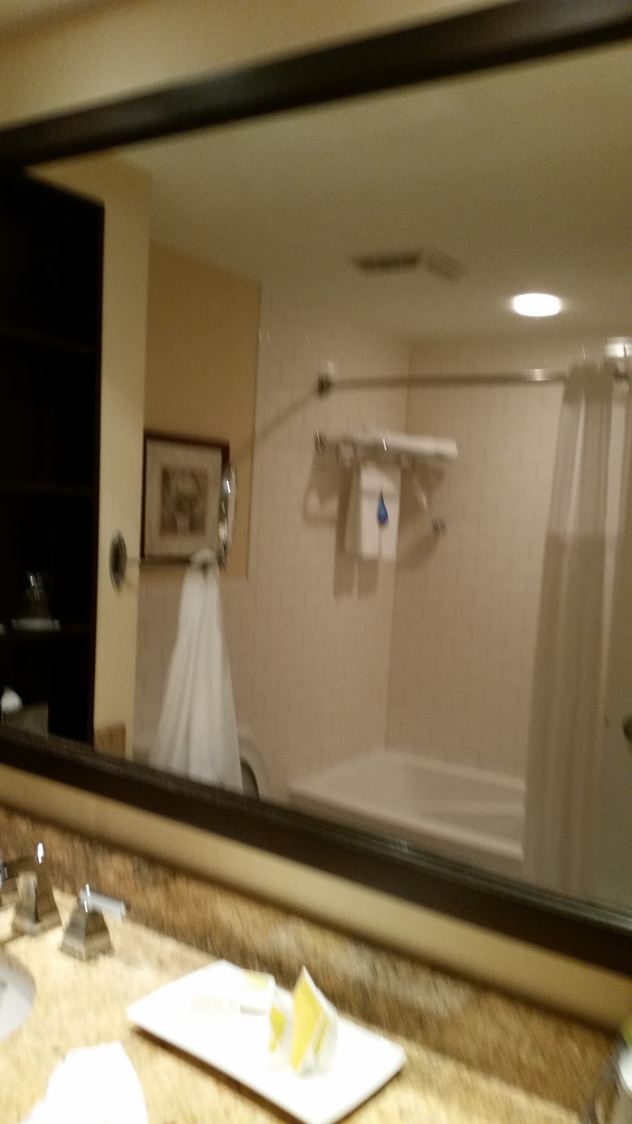 Le St-Martin Hôtel & Suites | 1400 Rue Maurice-Gauvin, Laval, QC H7S 2P1, Canada | Phone: (450) 902-3000