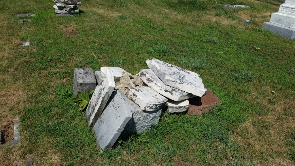 Cimetière Douglass | QC-221, Napierville, QC J0J 1L0, Canada