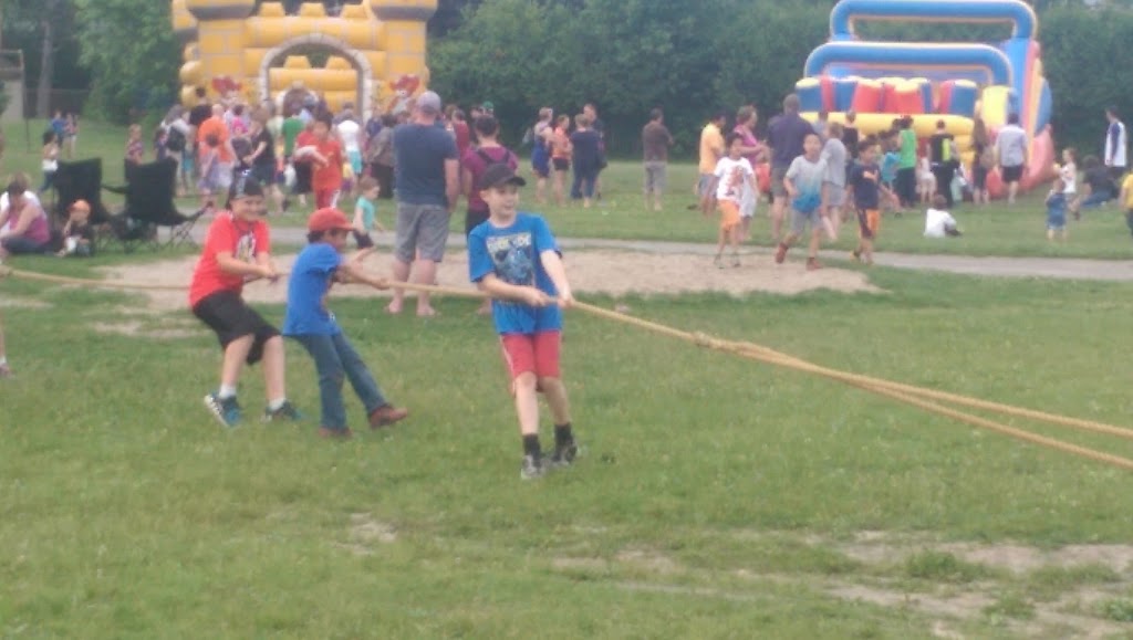 Bob Mitchell Park | 58 Fieldrow St, Nepean, ON K2G 2Y7, Canada | Phone: (613) 580-2595