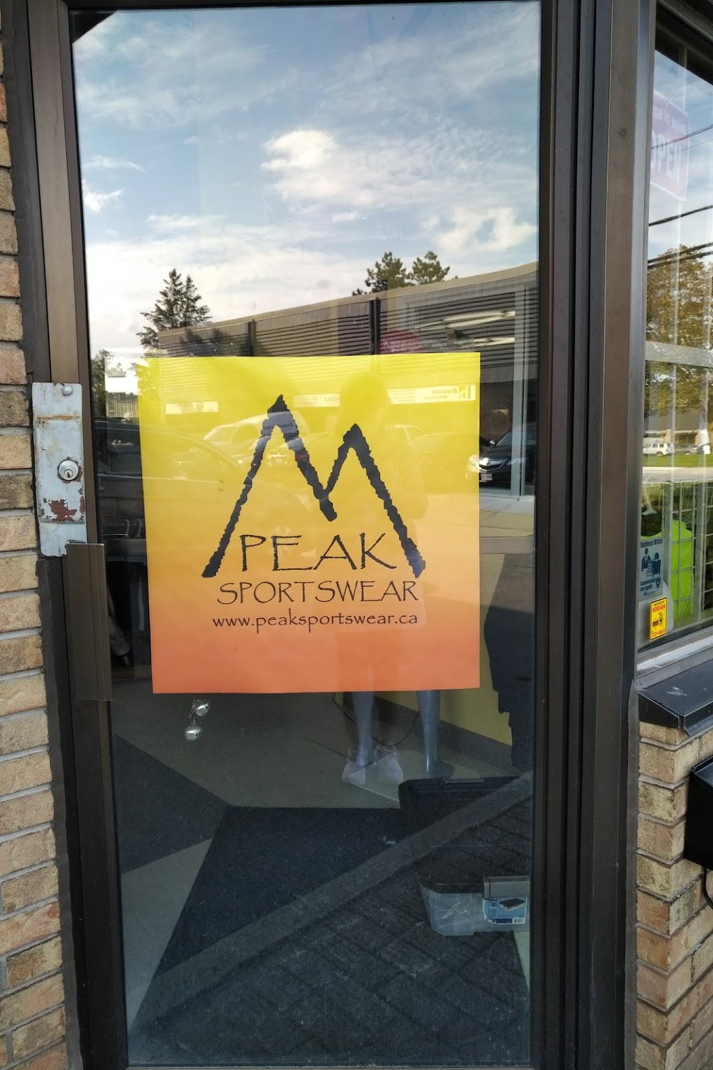 Peak Sportswear | 1180 Newmarket St, Ottawa, ON K1B 1A6, Canada | Phone: (613) 238-8581