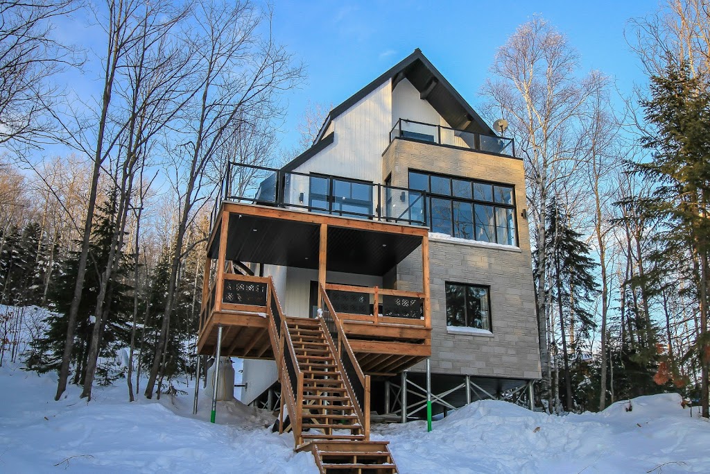 Chalet Iko | 93 Rue Jacques Labrecque, Petite-Rivière-Saint-François, QC G0A 2L0, Canada | Phone: (833) 354-6659