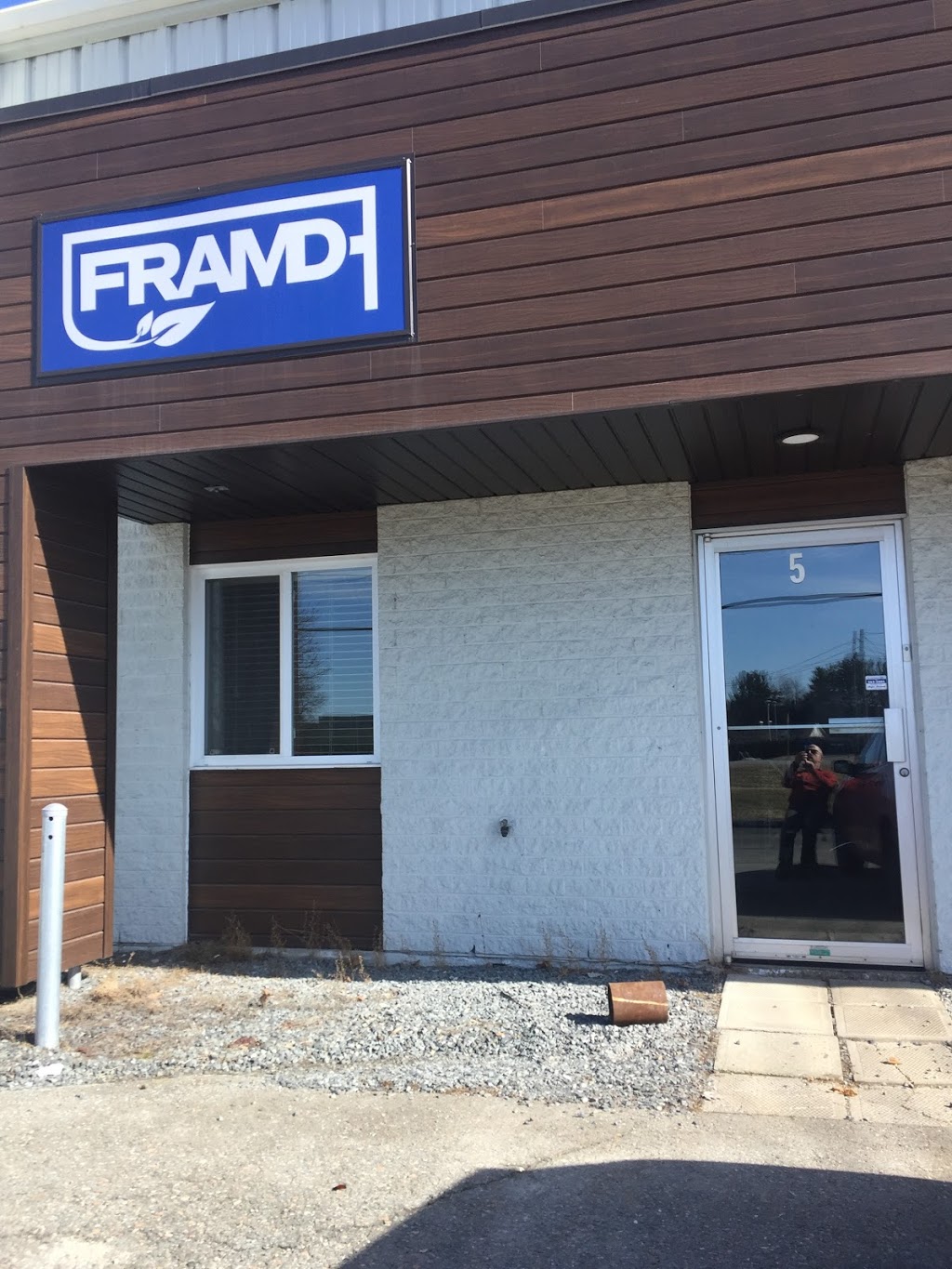Usinart | 250 Rue Laval #5, Sherbrooke, QC J1C 0R1, Canada | Phone: (819) 919-4163