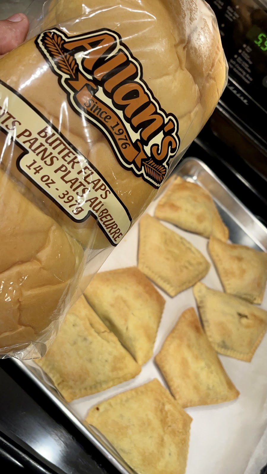 Allans Pastry Shop | 3056 Don Mills Rd E, North York, ON M2J 3B6, Canada | Phone: (416) 494-5438