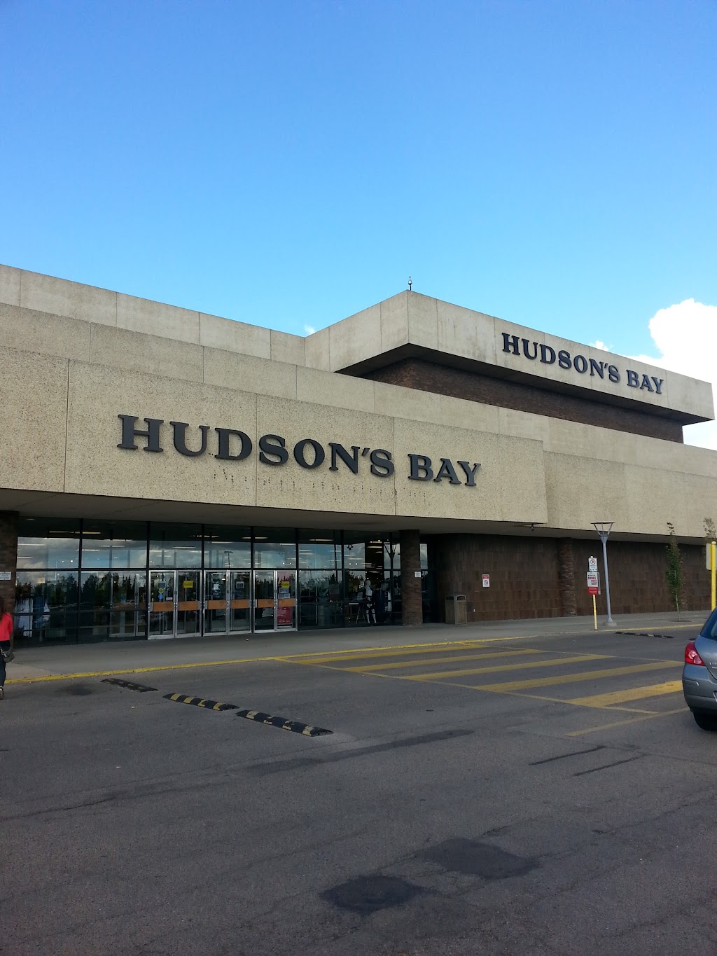 Hudsons Bay | clothing store | 5015 111 St NW, Edmonton, AB T6H 4M7, Canada | 7804359211 OR +1 780-435-9211