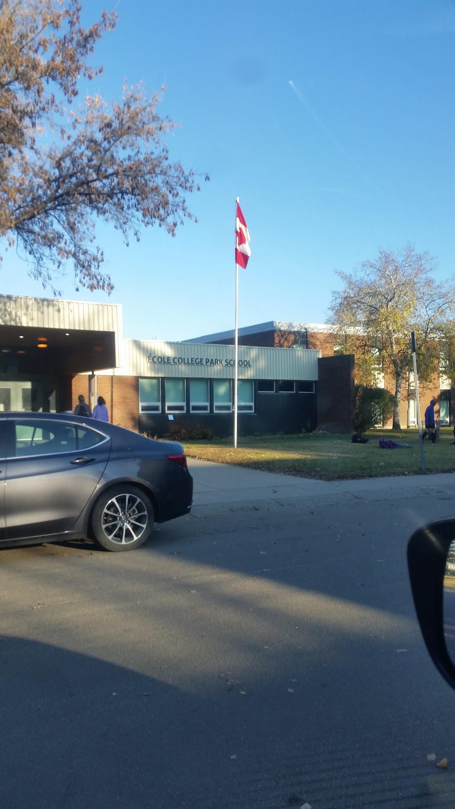 École College Park School | 3440 Harrington St, Saskatoon, SK S7H 3Y4, Canada | Phone: (306) 683-7170