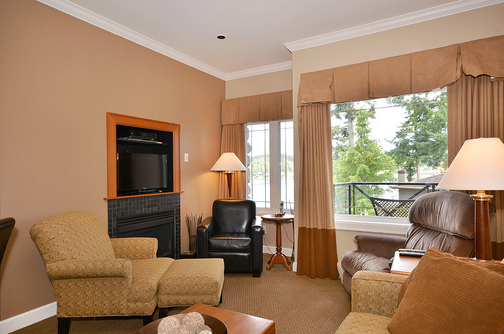 Miraloma on the Cove | 2326 Harbour Rd, Sidney, BC V8L 2P8, Canada | Phone: (250) 483-6790