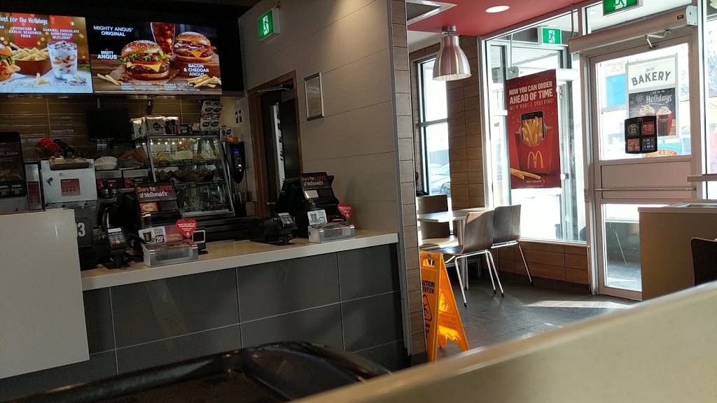 McDonalds | 833 McLeod Ave, Winnipeg, MB R2G 0Y4, Canada | Phone: (204) 949-5265