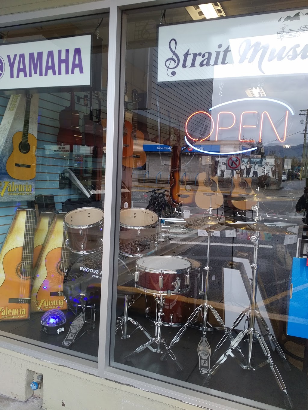 Strait Music | 5647 Cowrie St, Sechelt, BC V0N 3A0, Canada | Phone: (604) 885-4802