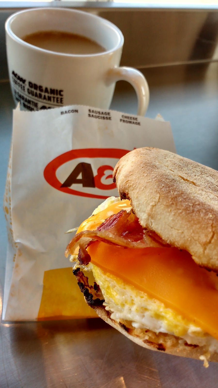 A&W Canada | 843 Tower St S, Fergus, ON N1M 2R2, Canada | Phone: (226) 383-1665