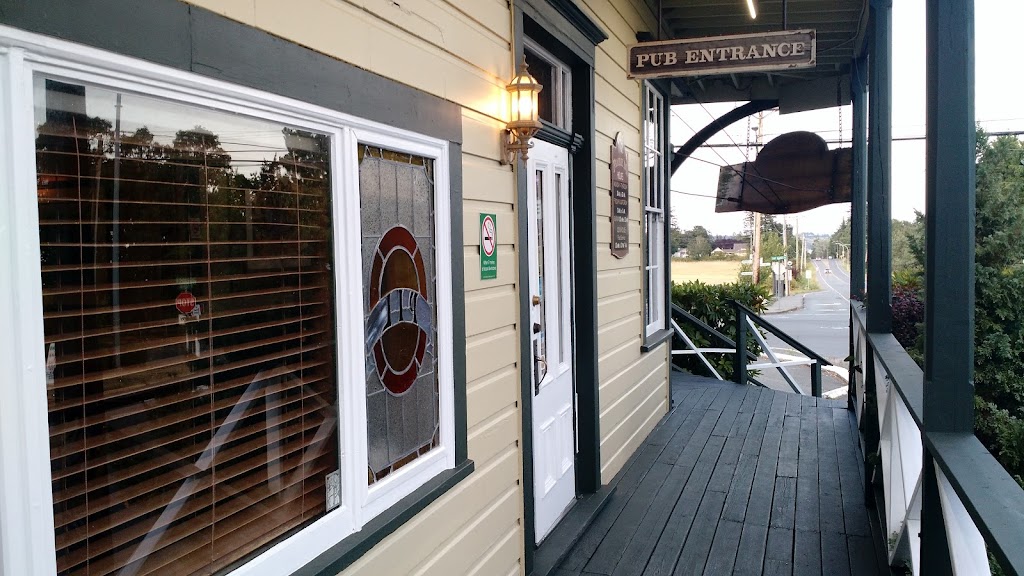 Prairie Inn Neighbourhood Pub | 7806 E Saanich Rd, Saanichton, BC V8M 2B3, Canada | Phone: (250) 652-1575