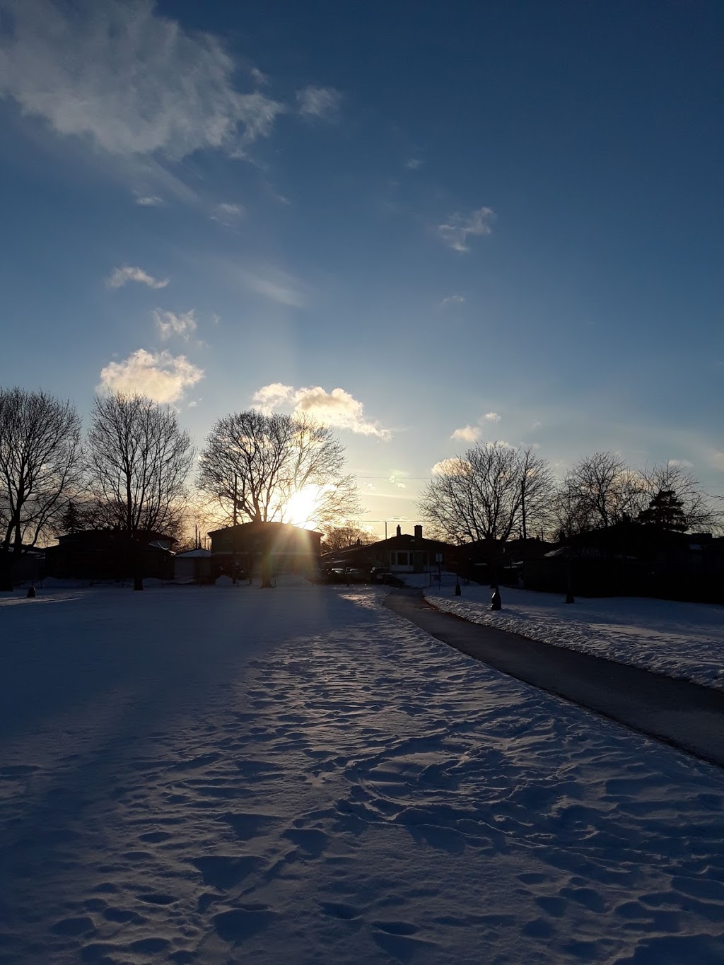 Lanyard Park | 138 Lanyard Rd, Toronto, ON M9M, Canada | Phone: (416) 392-2489