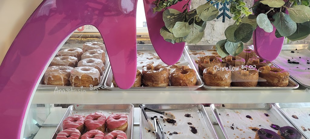 Holey Confections | 3500 Fallowfield Rd Unit 6, Ottawa, ON K2J 4B3, Canada | Phone: (613) 825-8888