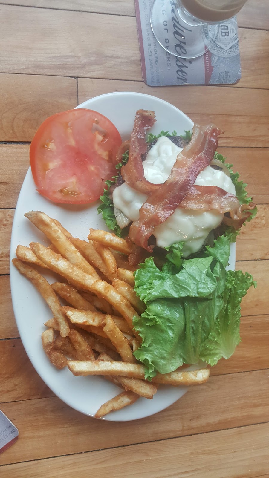 Kiniskis Reef Tavern | 1334 Gulf Rd, Point Roberts, WA 98281, USA | Phone: (360) 945-4042