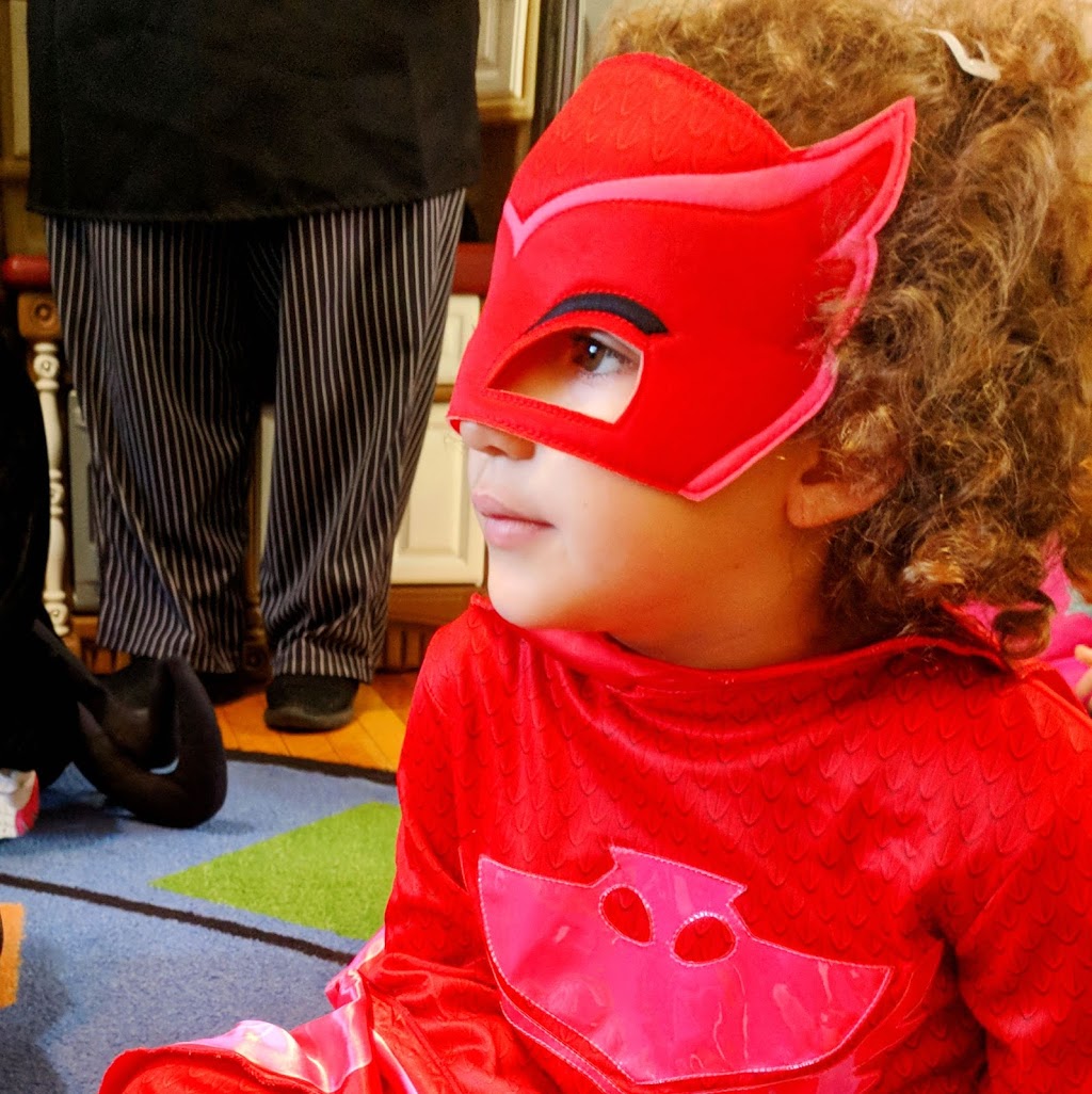 The Little Red Playhouse Bilingual Preschool | 263 Percival Ave, Montreal-West, QC H4X 1T8, Canada | Phone: (514) 486-4032