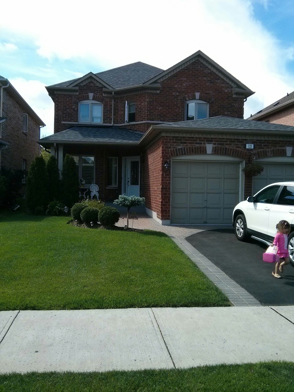 Alltech Aluminum & Roofing INC | 426 Ridelle Ave, York, ON M6B 1K4, Canada | Phone: (647) 783-1055