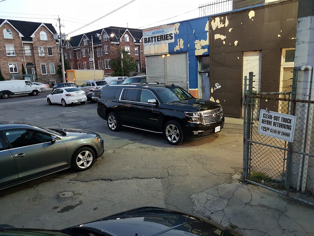 Affinity Luxury Car Rentals | 1110 Dupont St, Toronto, ON M6H 2A2, Canada | Phone: (416) 724-0724