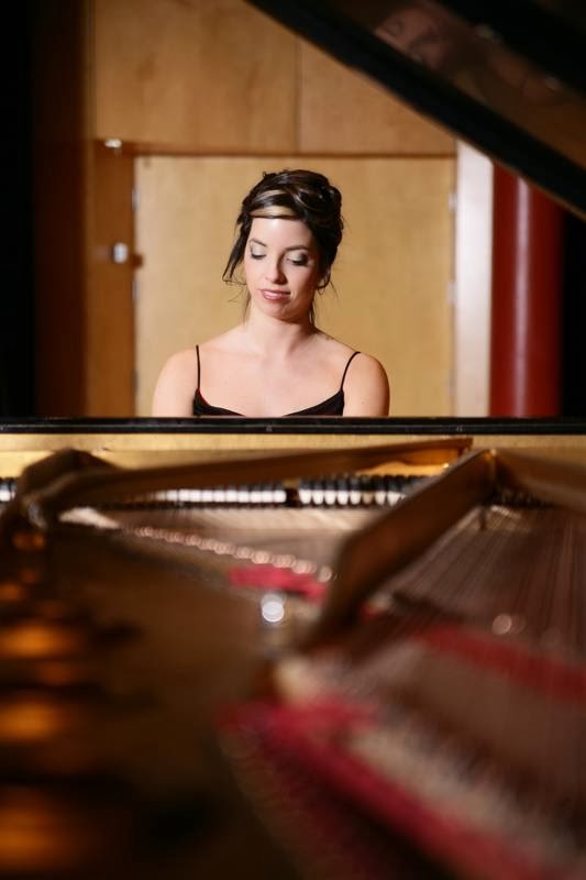 Isabelle Mathieu, pianiste et ses musiciens | 1-1460, place Albert-Lacoste, Chambly, QC J3L 7A4, Canada | Phone: (450) 403-1203
