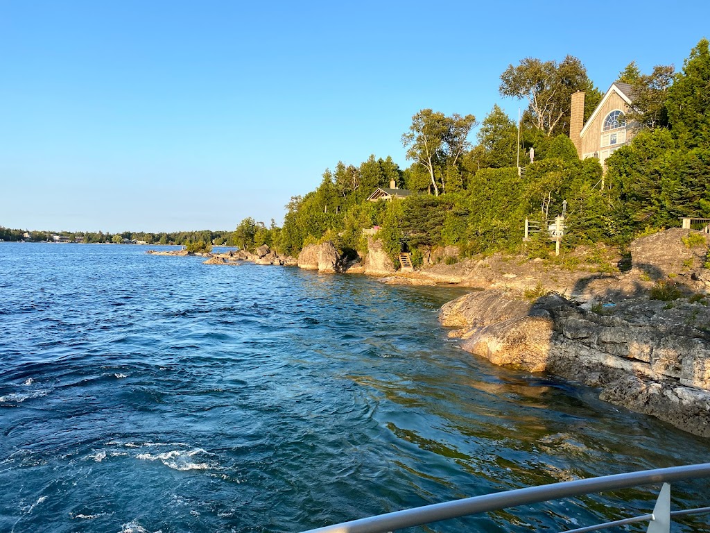 Bruce Peninsula National Park: Visitors Center | 120 Chi sin tib dek Rd, Tobermory, ON N0H 2R0, Canada | Phone: (888) 773-8888