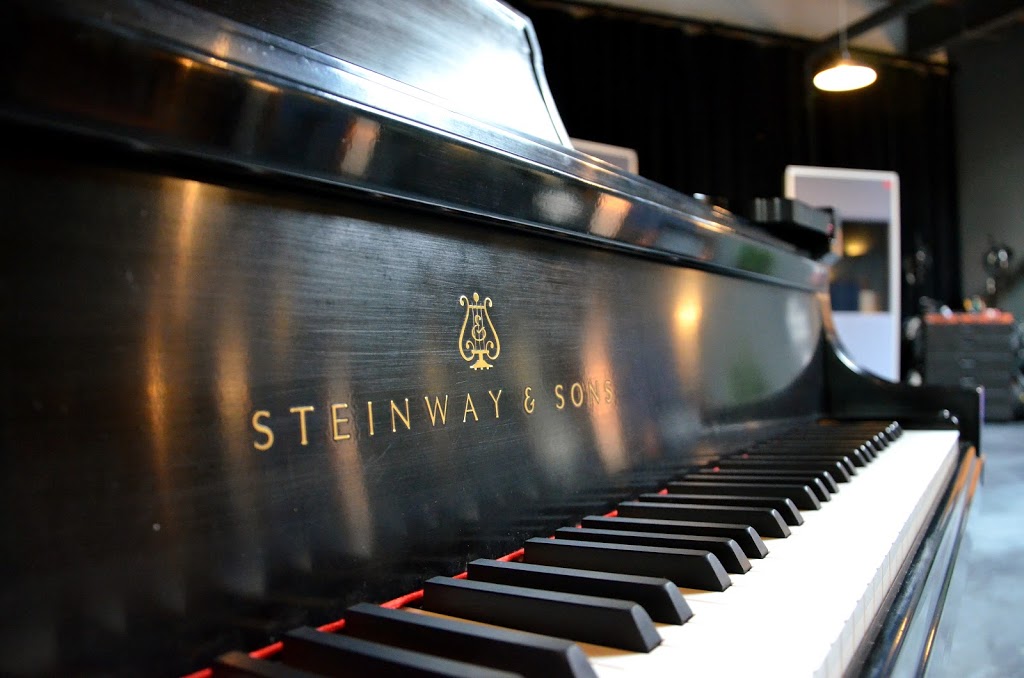 Studios Piccolo | 1977 Rue Lepailleur, Montréal, QC H1L 6E4, Canada | Phone: (514) 351-0009
