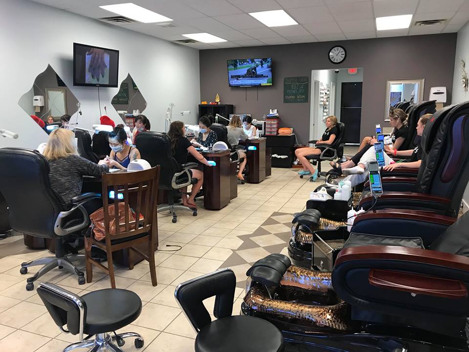 E Nails | 815 Saddleback Rd NW, Edmonton, AB T6J 5R4, Canada | Phone: (780) 705-8882