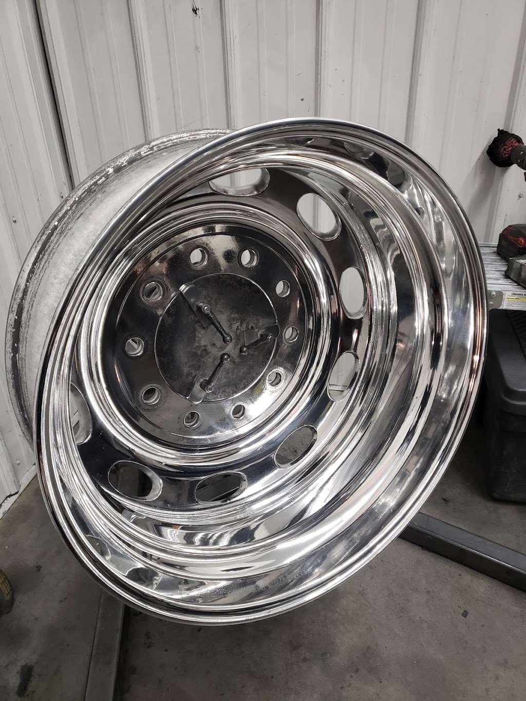 Platinum Polishing | 10067 MB-32 Bay 4, Winkler, MB R6W 4A1, Canada | Phone: (204) 362-2689