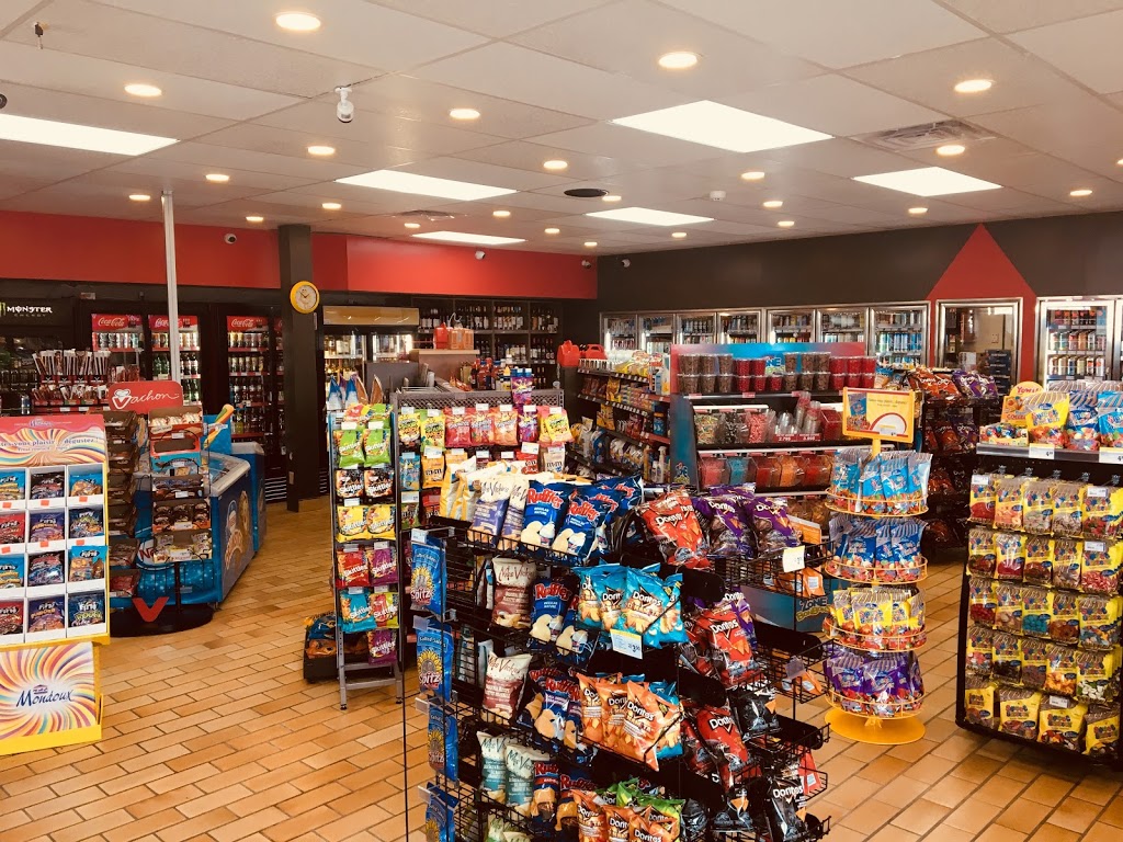 Station l’essence Esso Le Bonisoir | 814 Boulevard de lAnge Gardien N local 20, LAssomption, QC J5W 1P6, Canada | Phone: (450) 591-1188