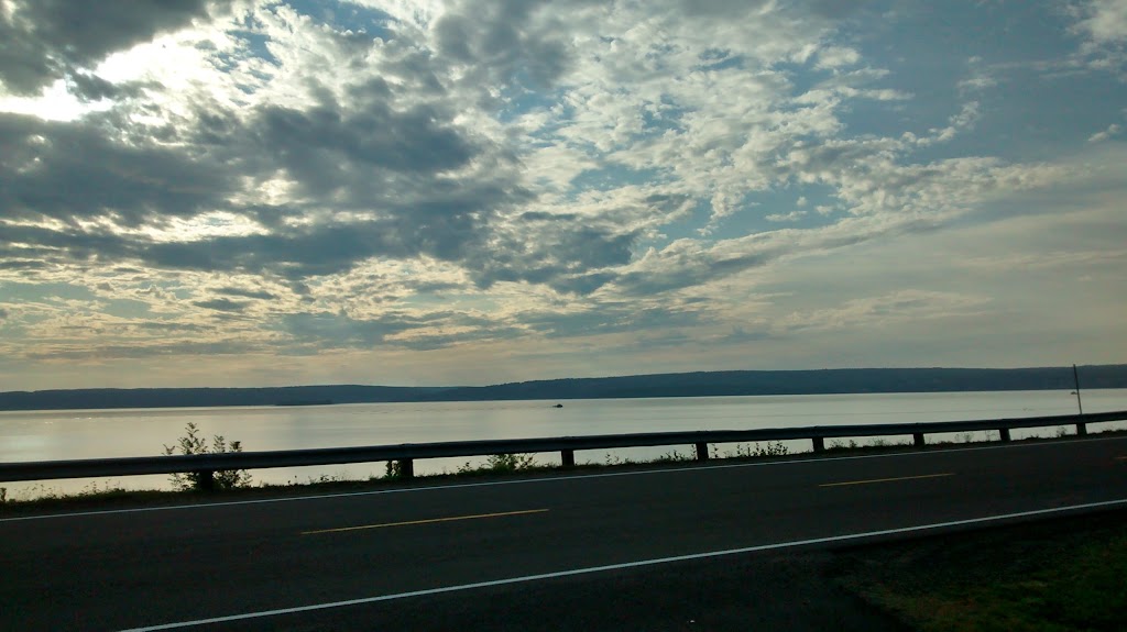 Ocean Breeze B&B: Digby, Nova Scotia | 359 Shore Rd, Digby, NS B0V 1A0, Canada | Phone: (902) 245-4269