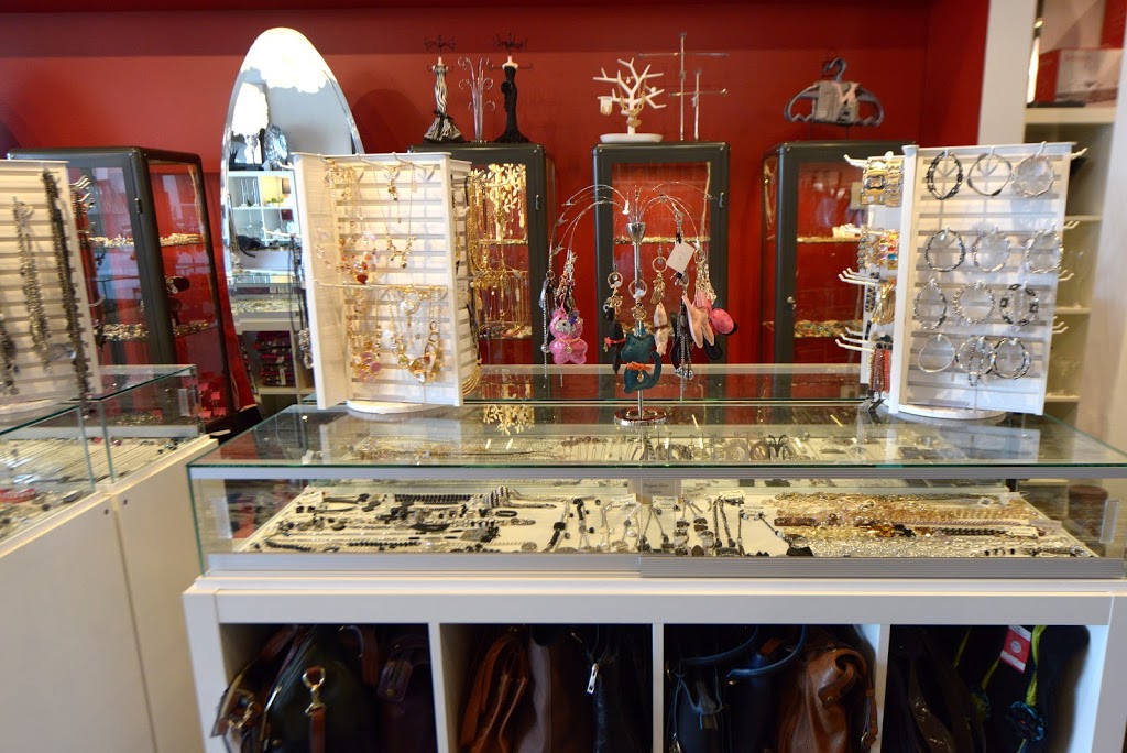 Laurence Alexandre | 1221 Rue Charles Albanel, Québec, QC G1X 4Y5, Canada | Phone: (418) 877-9914