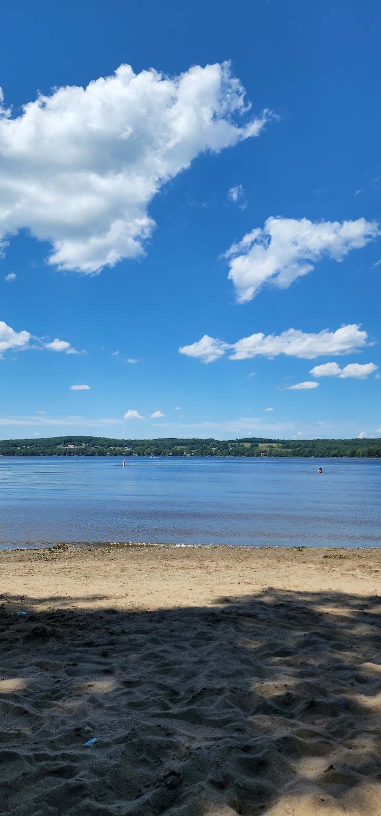 Plage municipale de Val-des-Sources | Val-des-Sources, QC J1T 3M7, Canada | Phone: (819) 879-7171