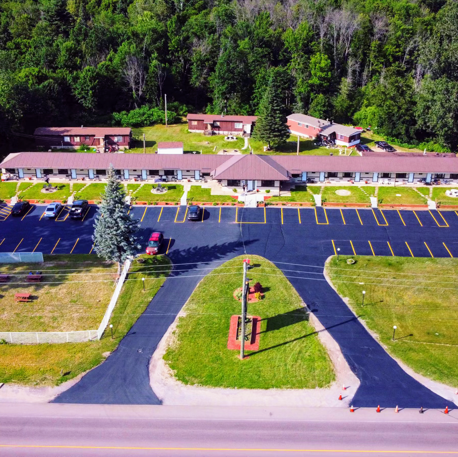 Champlain Motor Inn ( New Management) | 1325 Pembroke St W #1325, Pembroke, ON K8A 5R3, Canada | Phone: (613) 732-9971