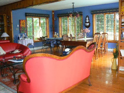 Auberge De La Tour Et Spa | 1837 Chemin Alfred-Desrochers, Orford, QC J1X 6J4, Canada | Phone: (819) 868-2881