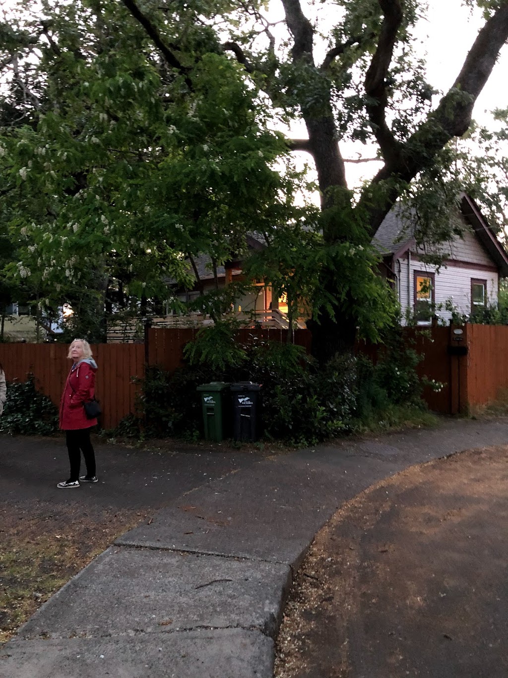 Emerson’s Way | 1706 Emerson St, Victoria, BC V8R 2C3, Canada