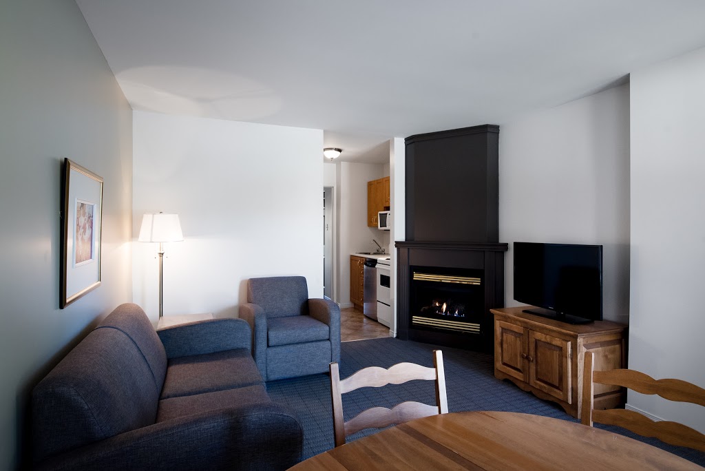 Hôtel Chéribourg | 2603 Chemin du Parc, Orford, QC J1X 8C8, Canada | Phone: (877) 845-5344