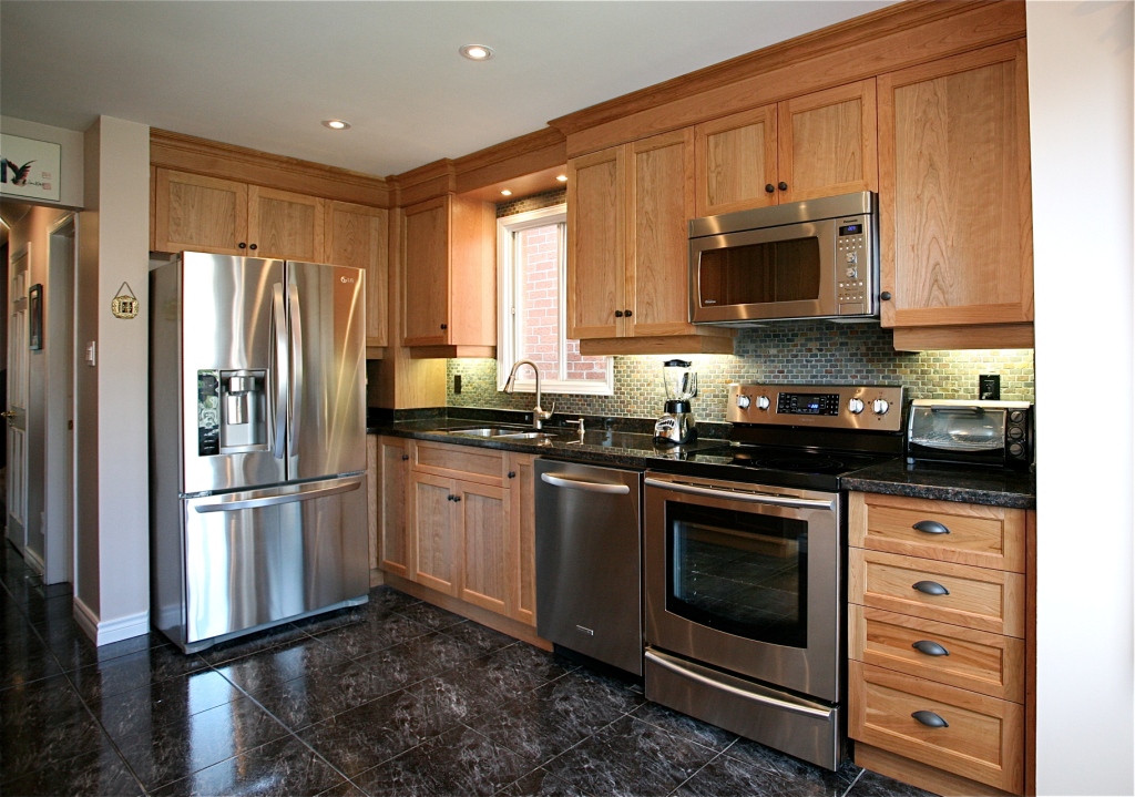 Pay Less Kitchens | 5427 Ravenshoe Rd, Sutton, ON L0E 1R0, Canada | Phone: (905) 473-1600