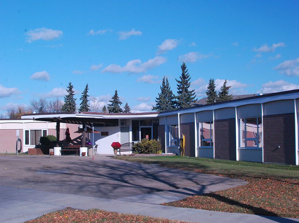 AgeCare Jasper Place Long-Term Care Home | health | 8903 168 St NW, Edmonton, AB T5R 2V6, Canada | 7804894931 OR +1 780-489-4931