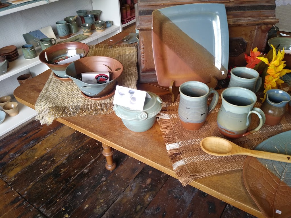 Village Pottery Inc. | 10567 PE-6, New London, PE C0A 1M0, Canada | Phone: (902) 886-2473