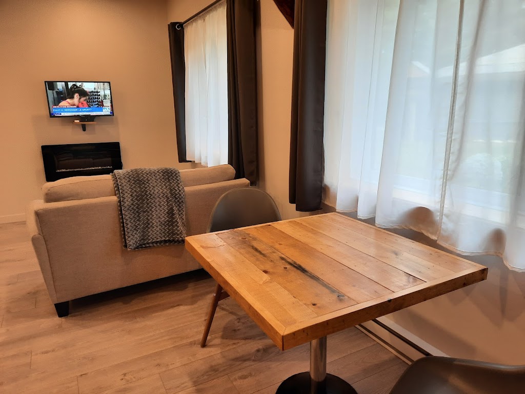 La Station de Recharge | 1595 chemin des Pins, Sainte-Lucie-des-Laurentides, QC J0T 2J0, Canada | Phone: (514) 381-2469