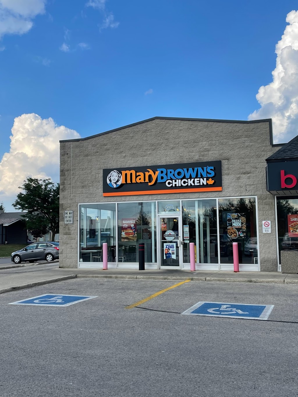 Mary Browns Chicken | 878 Tower St S #7, Fergus, ON N1M 3N7, Canada | Phone: (416) 814-7495
