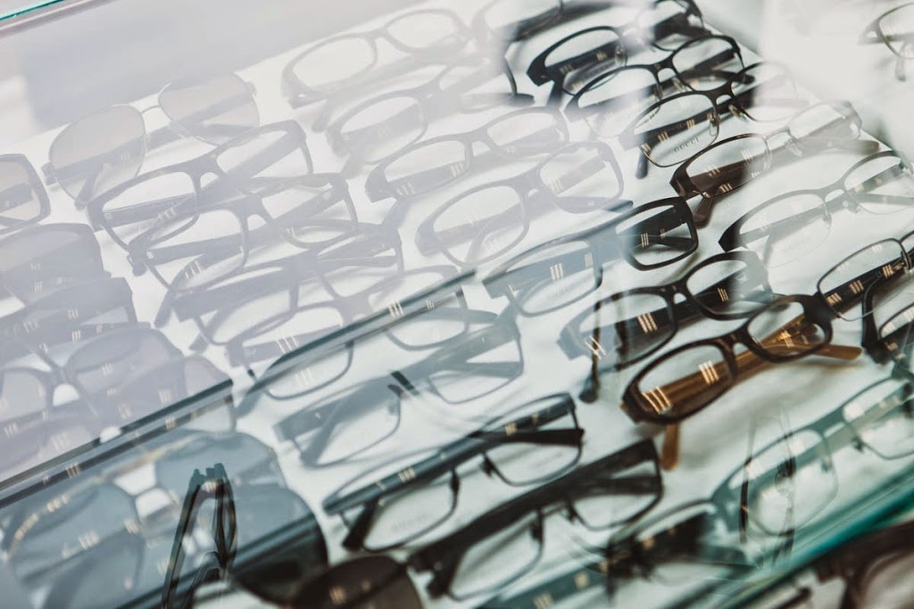 All Eyes On Me | 6911 Derry Rd, Milton, ON L9T 7H5, Canada | Phone: (905) 878-3200
