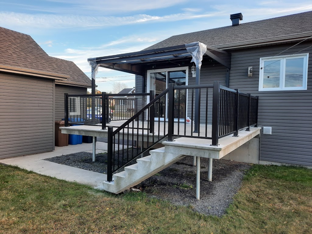 Gouttières et Rampes S.M. | 174 Rue Angus N, East Angus, QC J0B 1R0, Canada | Phone: (819) 993-5537