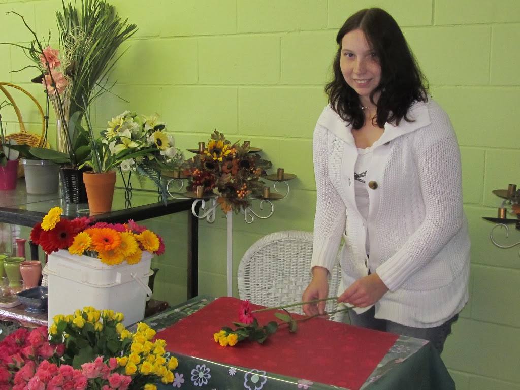 House of Inspiring Flowers | 118 Avenue Victoria, Shawville, QC J0X 2Y0, Canada | Phone: (819) 647-3878