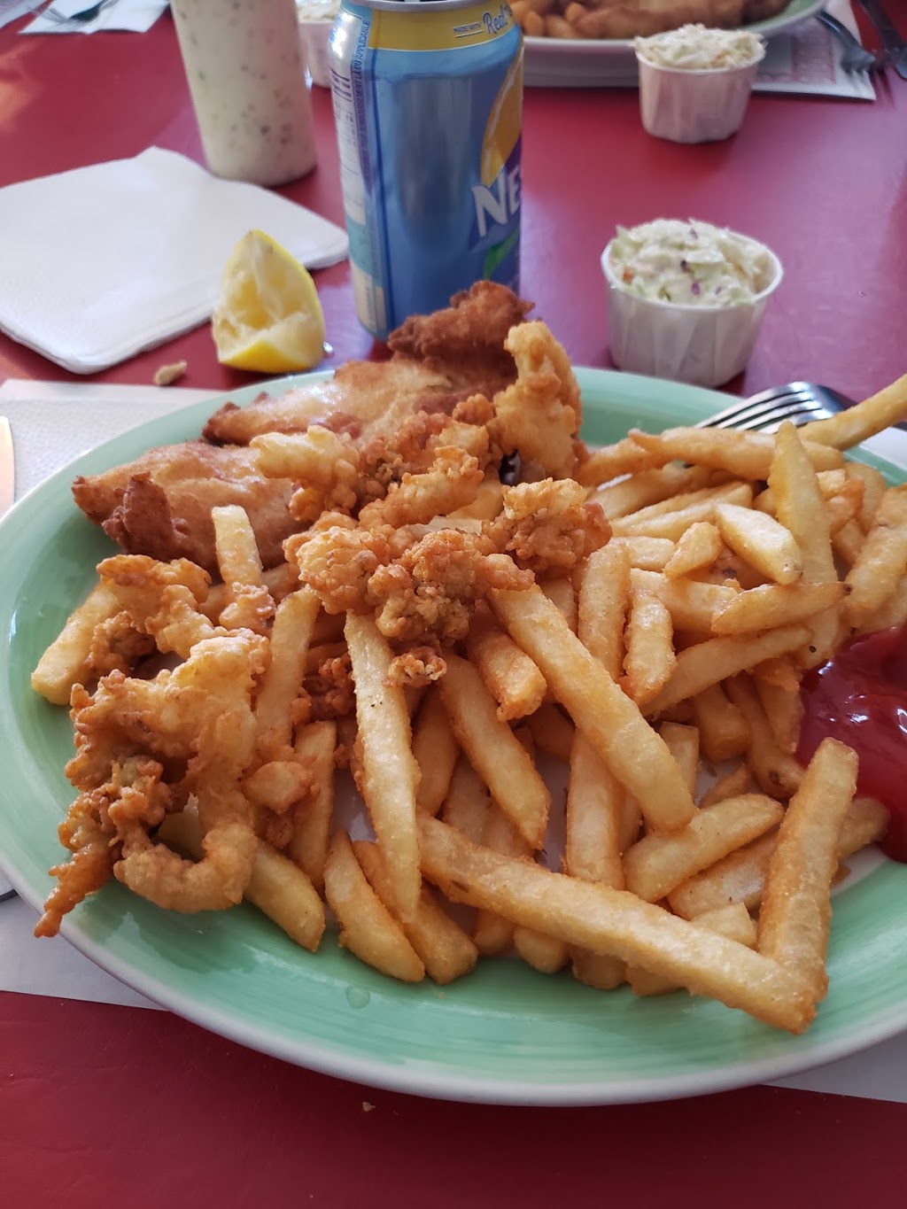 Grannys Seafood Restaurant and Ice Cream Parlour | 1193 Nova Scotia Trunk 2, Five Islands, NS B0M 1K0, Canada | Phone: (902) 728-3311