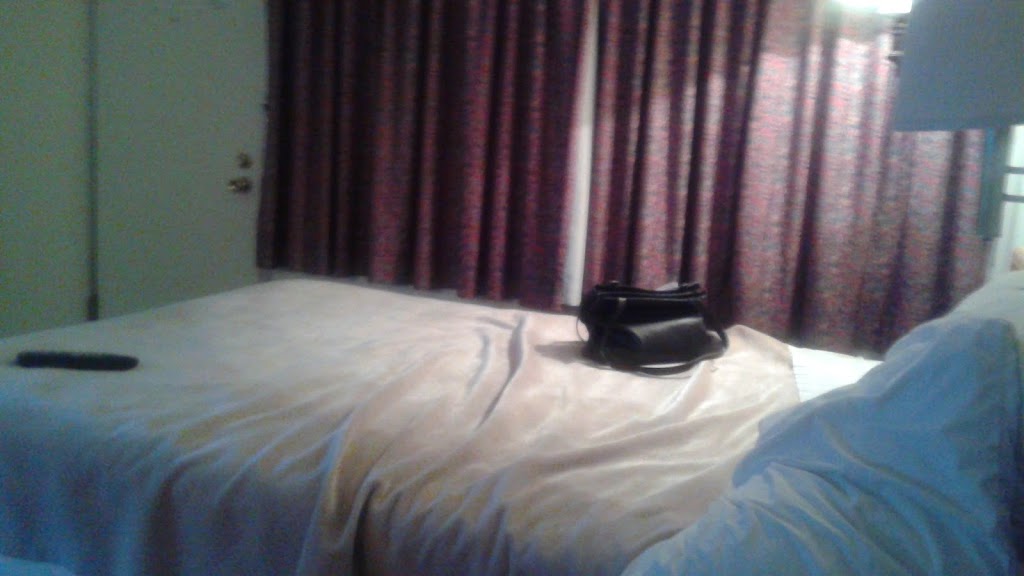 Ambassador Motor Inn | 802 16 Ave NE, Calgary, AB T2E 1K8, Canada | Phone: (403) 276-2271