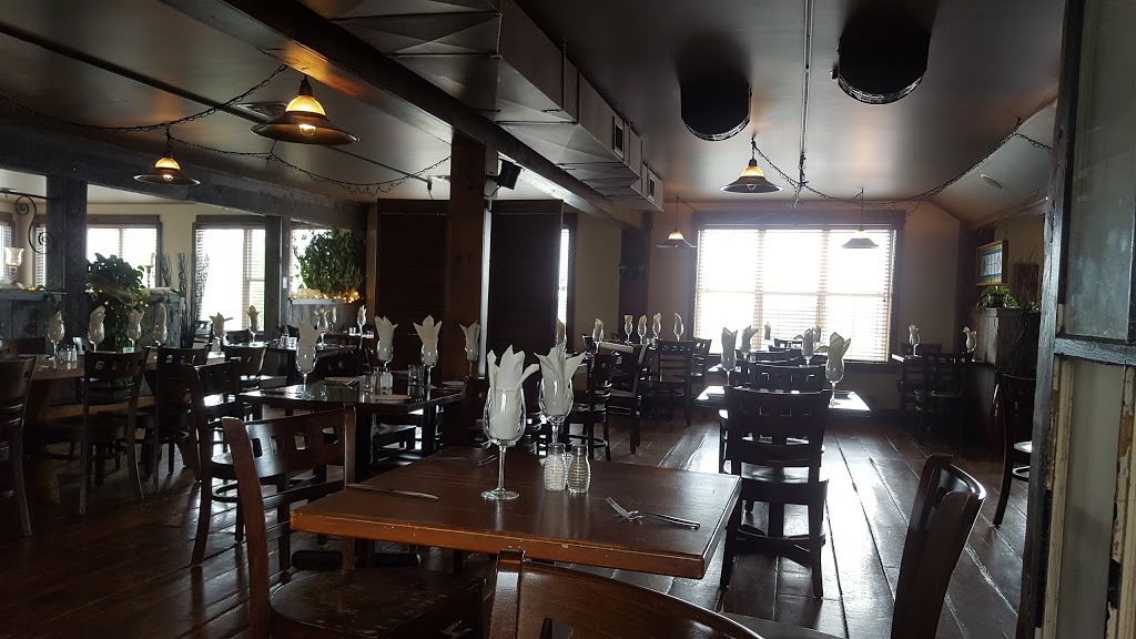 Vines Pasta Grill | 4 Panavista Dr, Dartmouth, NS B2W 3M8, Canada | Phone: (902) 434-4114