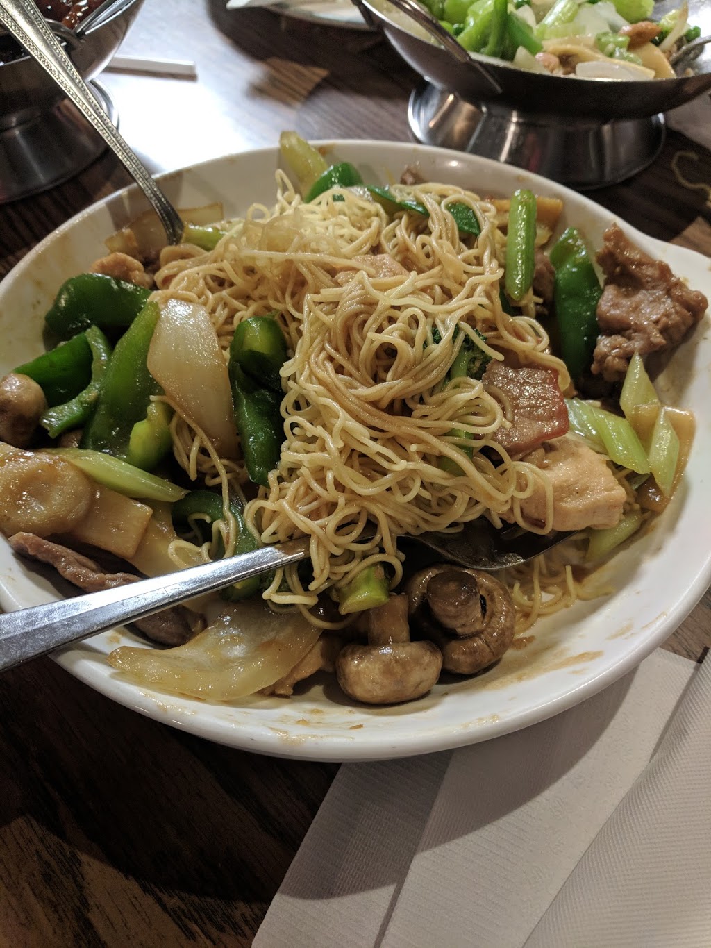 Yins Restaurant | 40 Main St S, Waterford, ON N0E 1Y0, Canada | Phone: (519) 443-8678