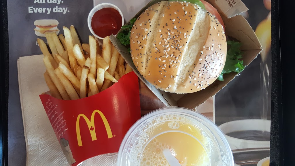 McDonalds | 1880 Carling Ave, Ottawa, ON K2A 1E7, Canada | Phone: (613) 728-9898