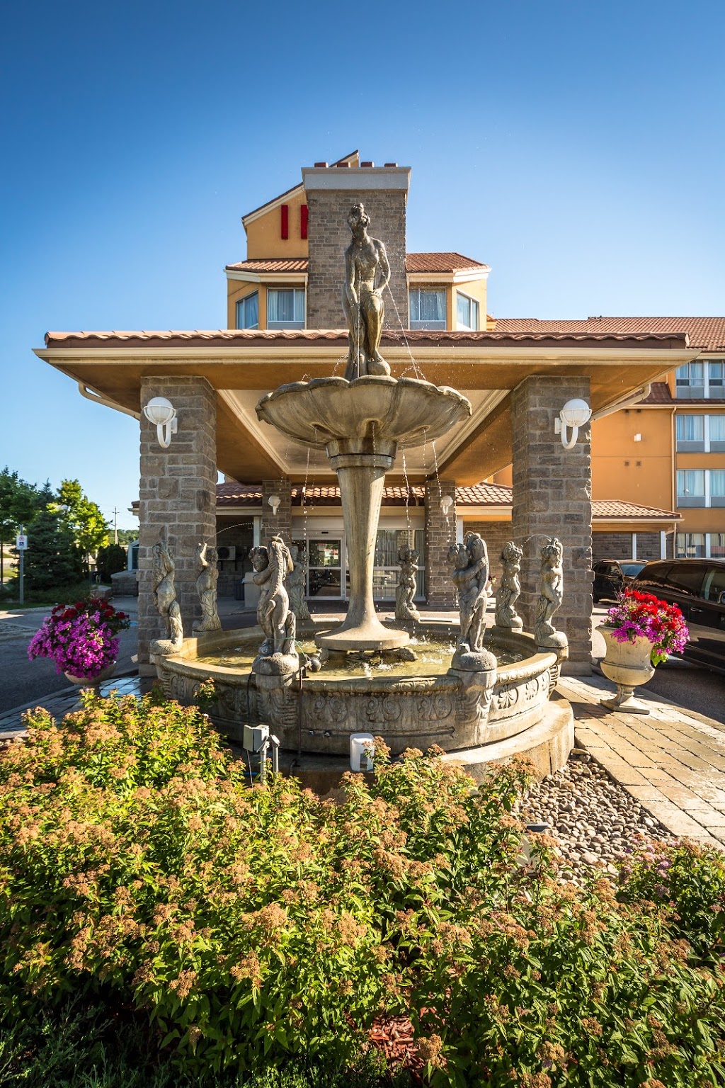 Monte Carlo Inn - Barrie Suites | 81 Hart Dr, Barrie, ON L4N 5M3, Canada | Phone: (705) 734-0070