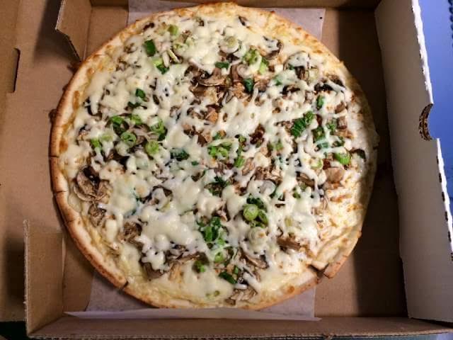 Robertos Pizzeria | 232 High St, Southampton, ON N0H 2L0, Canada | Phone: (519) 797-3787