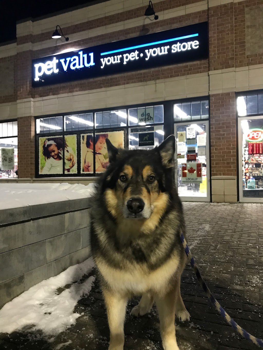 Pet Valu Watters | 900 Watters Road Units 3B & 4, Orléans, ON K4A 0B4, Canada | Phone: (613) 424-0132